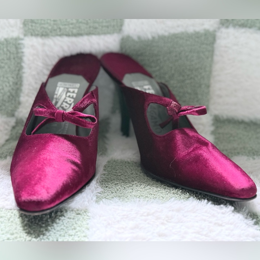 Salvatore Ferragamo Fuchsia Satin Bow Pointed-Toe Heels
